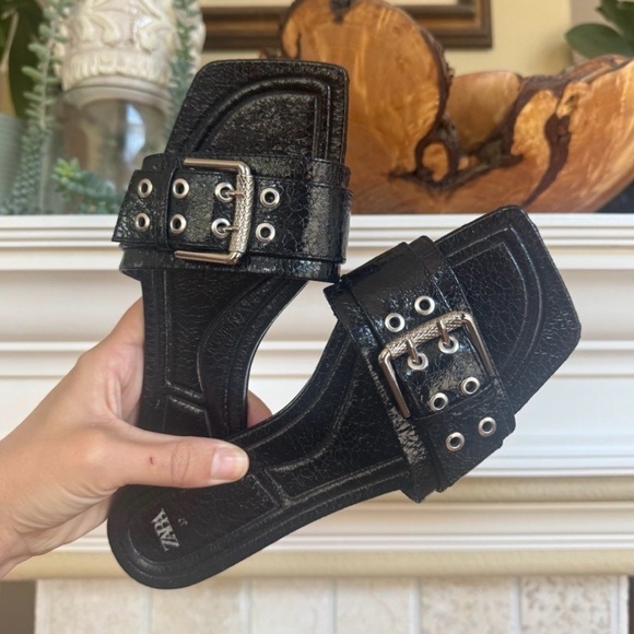 Zara Black Chunk Grommet Hardware Slip On Slides Size 6.5 - Picture 1 of 5